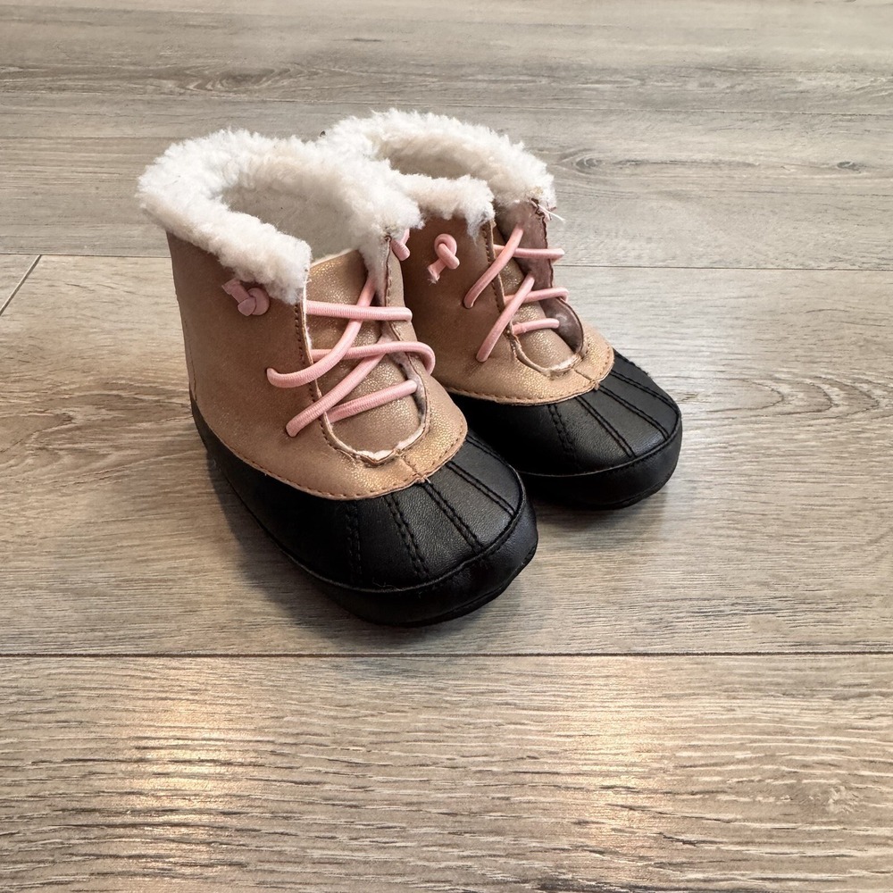 Carter's Softshell Shoes Baby Bear Brown Duck Boots Size‎ 6-9 M Pink Laces